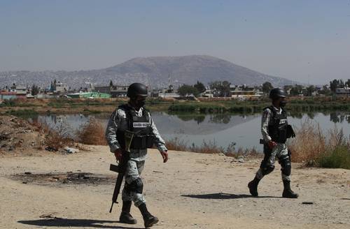 El enviado del fiscal negó que la participación de la Guardia Nacional, como aparece en la propuesta, signifique militarización. En la imagen, un patrullaje en la alcaldía de Iztapalapa.