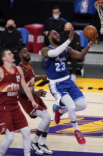 El astro de los Lakers consideró que la realización del duelo no es lo más conveniente ante la falta de control sobre la pandemia.