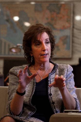 Roberta Jacobson, representante de Biden, pide no escuchar a los traficantes, pues la entrada a EU no está abierta a todos.