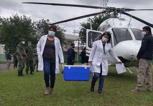 Un total de 21 mil 770 vacunas de la farmacéutica AstraZeneca fueron enviadas ayer por el gobierno federal a la 18 Zona Militar en Pachuca, Hidalgo, para la primera etapa de inmunización de adultos mayores en Huejutla, Atlapexco y Villa de Tezontepec.