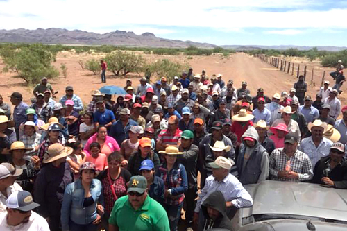 Cerca de 500 ejidatarios que intentaron ingresar al rancho 'La Mojina', para clausurar 12 pozos agrícolas.