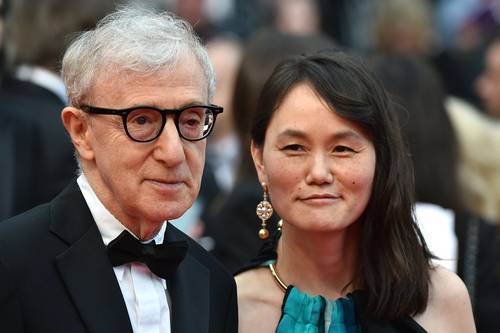 Allen y su cónyuge, Soon-Yi Previn, quien era hija adoptiva de Mia Farrow.