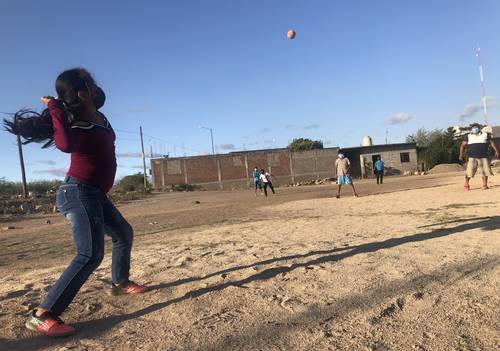 Sherlyn Díaz Martínez, de 10 años y sordomuda, es la única mujer que practica este deporte .