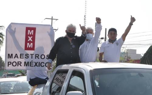 Maestros tamaulipecos protestaron para exigir que se les aplique el salario mínimo y no las UMA para definir el monto de sus mesada.