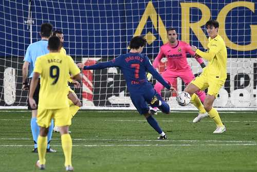 João Felix (de azul) hizo el segundo tanto en el triunfo de ayer del Atlético de Madrid 2-0 sobre el Villarreal.