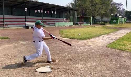 EL PRESIDENTE SE PONE EN FORMA TRAS EL COVID. El Presidente publicó ayer un video en el que da a conocer que se dio “una escapadita” para entrenar beisbol y ponerse en forma.
