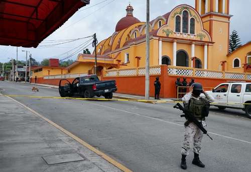  La alcaldía de Mariano Escobedo, donde también fue ultimado ese día Melquiades Vázquez, aspirante del PRI a alcalde de La Perla, Veracruz. Foto Eirinet Gómez