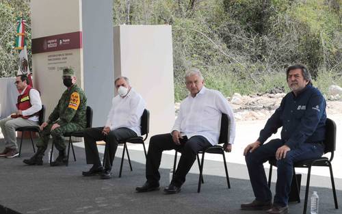 Uno de los tramos supervisados fue el número dos, Escárcega-Calkiní, en Adolfo Ruiz Cortines, Campeche, Campeche.