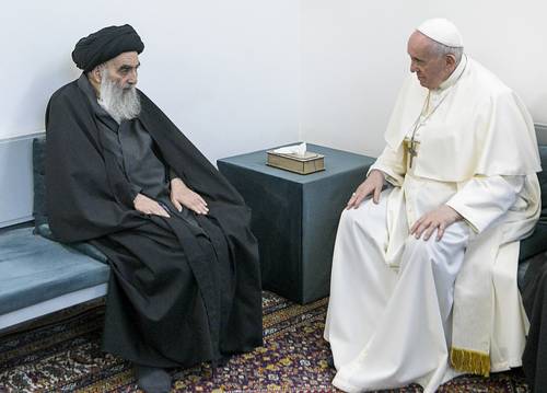  El papa Francisco visitó al principal clérigo chiíta de Irak, el ayatola Alí Sistani, en su humilde casa en la ciudad sagrada de Najaf. Foto Ap