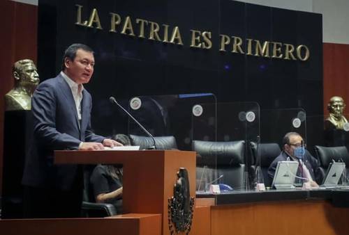 Miguel Ángel Osorio Chong, coordinador de los senadores del Partido Revolucionario Institucional, expresó su apoyo a Manlio Fabio Beltrones y su hija, quienes “enfrentan una campaña previo a los comicios del 6 de junio”, aseguró.