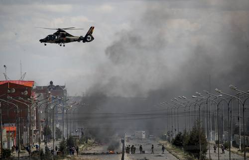  En imagen de archivo, inmediaciones de la planta estatal de llenado de gas Senkata, en las afueras de La Paz, durante las protestas promovidas por la ultraderecha tras las elecciones de 2019. Foto Ap