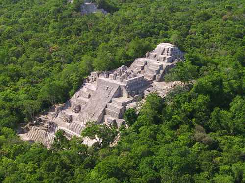 Desde el pasado martes los sitios de Hormiguero, Xpujil, Dzibilnocac, Balamkú, Hochob, Edzná y Calakmul (en la imagen) abren al público de lunes a domingo de 8 a 17 horas.