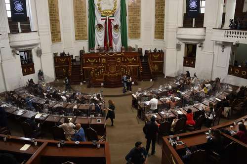 Aspecto de la sesión presencial en el recinto de Donceles y Allende, antes de las vacaciones de Semana Santa de los legisladores.
