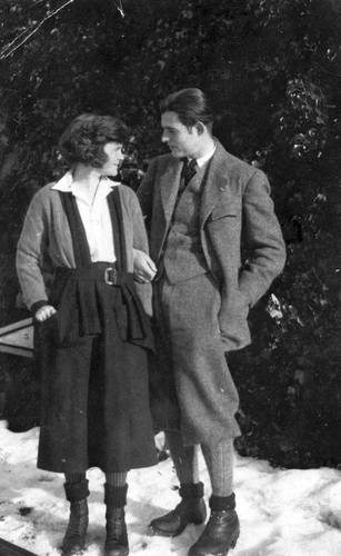 En la imagen, con su primera esposa Hadley, en Chamby, Suiza, en 1922. Foto Ap