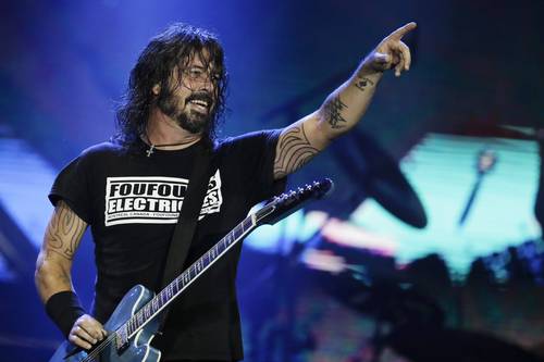 El inesperado tiempo libre en 2020 llevó al músico ganador del Grammy Dave Grohl a poner algunas de sus ideas y recuerdos en papel. Publicará el libro The Storyteller.