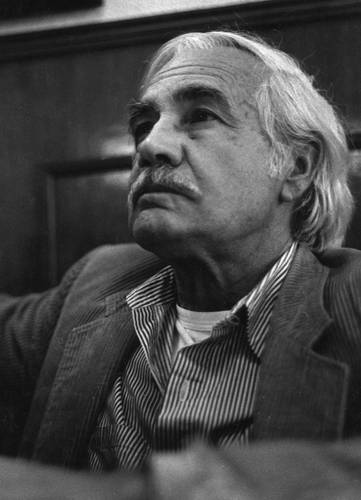 Tomás Segovia en la cafetería Kenya, Madrid, 1992. Foto Ricardo Vinós