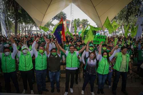 En medio de la pandemia de Covid-19, el líder local del Partido Verde, Jesús Sesma, rompió los protocolos de prevención del contagio