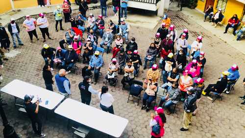 A pesar de la emergencia sanitaria por la pandemia de Covid-19, un grupo de personas de la colonia Pensil San Juanico, en Miguel Hidalgo, se reunió sin mantener la sana distancia en un acto convocado por el panista Mauricio Tabe.