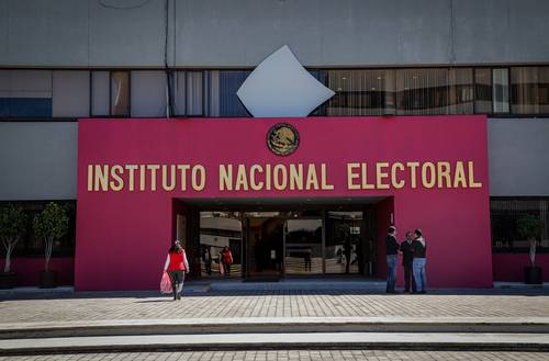 El Consejo General del Instituto Nacional Electoral (en imagen de archivo) aprobó ayer la sustitución de 67 aspirantes a diputados federales que presentaron los partidos.