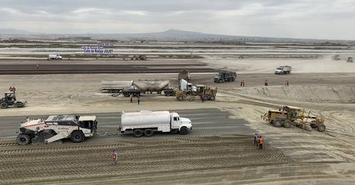 Trabajos de construcción en el aeropuerto Felipe Ángeles.