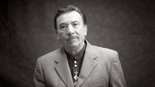 El actor Manuel Guízar, cuya trayectoria de más de 50 años abarca el teatro, el cine y la televisión, murió el sábado a los 72 años de edad. También director escénico, fue creador del Corral de la Comedia en Morelia.
