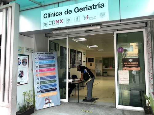 La Clínica de Geriatría ubicada en Oriente 254 y Sur16, en la colonia Agrícola Oriental, alcaldía Iztacalco, desde hace casi cinco años brinda servicio a ancianos.