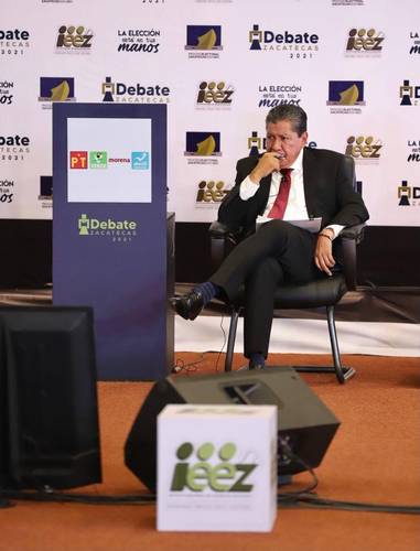 Durante el debate de candidatos al gobierno de Zacatecas, David Monreal, de Morena, garantizó que sacará al estado del estancamiento provocado por las dos administraciones recientes, sobre todo en economía y seguridad.