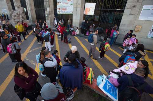 El Programa para la Evaluación Internacional de Alumnos requiere la aplicación presencial de la prueba, por lo que se evalúan fechas. En la imagen, alumnos de una escuela primaria antes de la pandemia