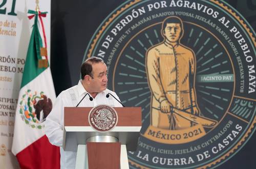 Alejandro Eduardo Giammattei Falla, presidente de la República de Guatemala, se dirige a su homólogo, Andrés Manuel López Obrador, en la ceremonia de Petición de perdón por agravios al pueblo maya. Fin de la Guerra de Castas.