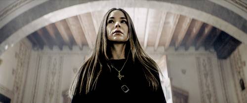  Fotograma de la película El exorcismo de Carmen Farías, protagonizada por la actriz Camila Sodi, en la imagen. Foto 