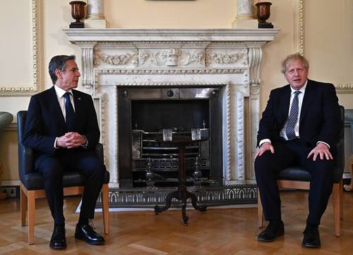 El secretario estadunidense de Estado, Antony Blinken, se entrevistó ayer con el premier británico, Boris Johnson, en Downing Street.