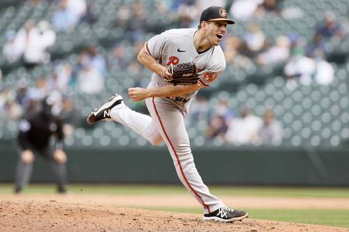 El lanzador John Means, de los Orioles de Baltimore, logró ayer el tercer juego sin hit ni carrera de esta temporada en las Grandes Ligas, con 12 ponches, en una victoria de su equipo 6-0 sobre los Marineros en Seattle. El último lanzador de los Orioles en conseguir esa misma hazaña en solitario fue el miembro del Salón de la Fama, Jim Palmer, en 1969.