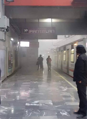 Usuarios reportaron humo en un tren en Pantitlán, pero el STC informó que fue por el ajuste a una zapata.