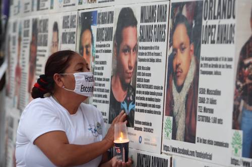 Madres de personas desaparecidas se reunieron con familiares con motivo del 10 de mayo en la Glorieta de los Niños Héroes, en Guadalajara, Jalisco (renombrada como Glorieta de los Desaparecidos), y se comprometieron a no desistir de la búsqueda de sus seres queridos.