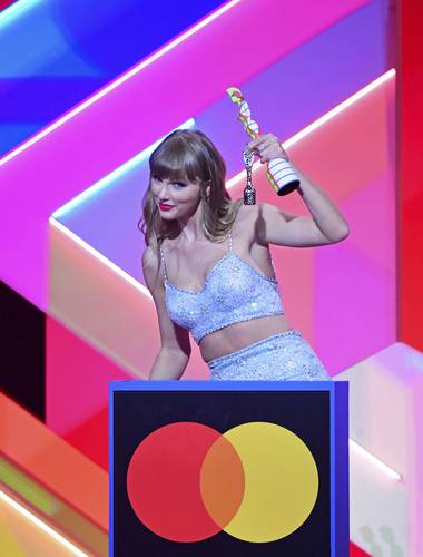  Taylor Swift durante los Brit Awards 2021. Foto Ap