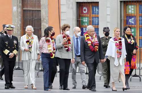 CELEBRAN 700 AÑOS DE LA FUNDACIÓN DE TENOCHTITLAN. López Obrador presidió la conmemoración en el Templo Mayor acompañado de su esposa, Beatriz Gutiérrez Müller; la ex presidenta de Brasil Dilma Rousseff; la jefa de la CDMX, Claudia Sheinbaum, y los secretarios de Gobernación, Olga Sánchez Cordero; de Cultura, Alejandra Frausto, y de Marina, José Rafael Ojeda Durán.