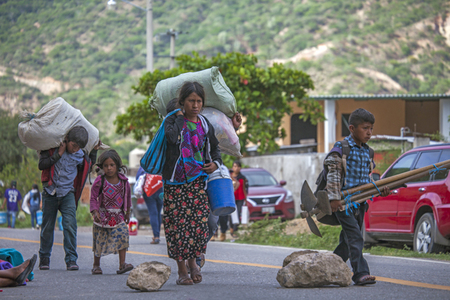 Indígena de Cochoapa el Grande en la Casa de jornaleras y jornaleros de Tlapa.  Tlachinollan