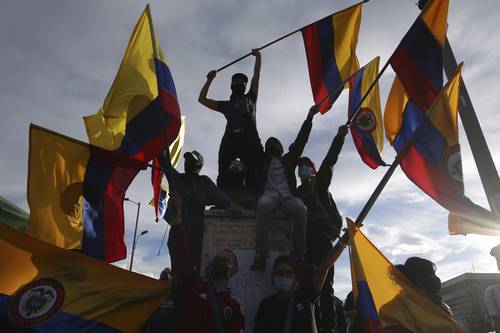 Movilización ayer en Bogotá durante la votación en el Congreso.