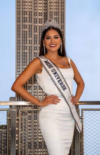 El triunfo de México en Miss Universo 2021 hizo olvidar a muchos que en la ley se consideran estos certámenes como ambientes hostiles. En la imagen, Andrea Meza, tras ser coronada.