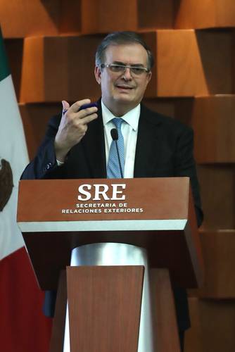 Detrás de los artículos publicados pareciera permear la visión de que la mayoría de la sociedad mexicana, sobre todo la de menos recursos, está equivocada y apoya a quien no debe, señala Marcelo Ebrard en su carta a The Economist.