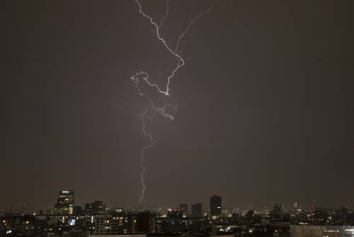 Tormenta eléctrica sobre la Ciudad de México.