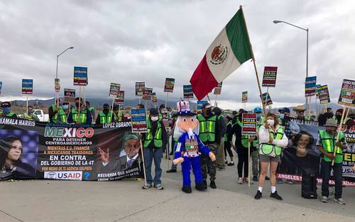EXIGEN A EU DETENER SU “INTERVENCIÓN” EN MÉXICO. A propósito de la llegada a México ayer de la vicepresidenta Kamala Harris, manifestantes demandaron un mejor trato para migrantes ante el consulado estadunidense en Tijuana.