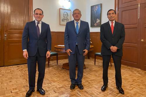 Arturo Herrera, Andrés Manuel López Obrador y Rogelio Ramírez de la O en Palacio Nacional.