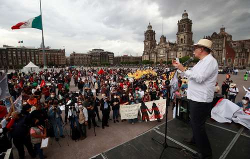  Intervención de Félix Hernández Gamundi al finalizar la marcha por los 50 años de la masacre. Foto Luis Castillo