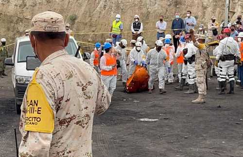 Este mes, fallecieron siete trabajadores en una mina de Múzquiz, Coahuila. Imagen captada durante las maniobras de rescate.