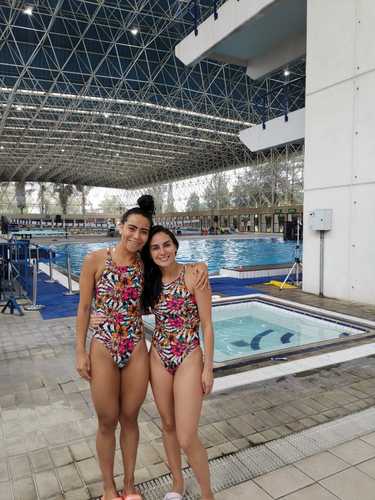 Las medallistas mundiales Melany Hernández (izq.) y Paola Espinosa pusieron en duda su boleto a Tokio al no ganar ayer el torneo de cierre de Control Técnico Nacional de Clavados.