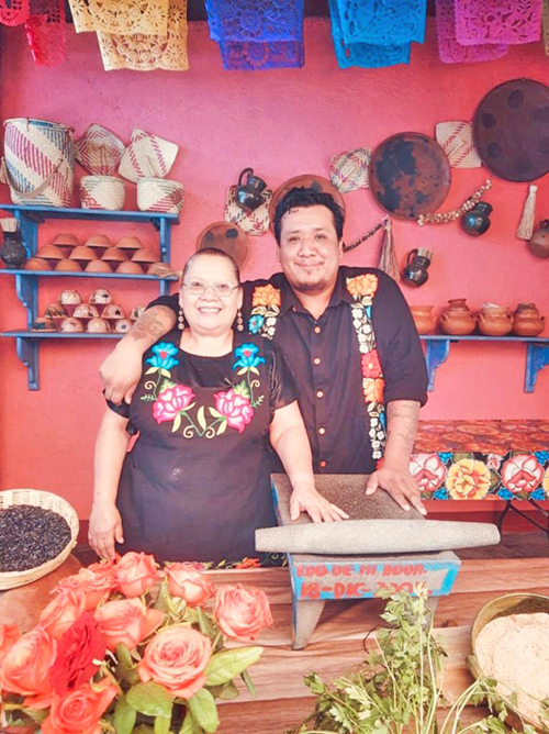 Juana Amaya y Ovidio Pérez Amaya.  Miriam López