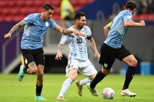 Lionel Messi colaboró con la asistencia para que Guido Rodríguez, ex jugador del América, anotara por la Albiceleste.