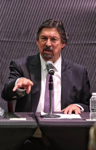 El senador Napoleón Gómez Urrutia (imagen de agosto de 2018) entabló una batalla legal de siete años que llegó a la Suprema Corte de Justicia, la cual acordó su exoneración.