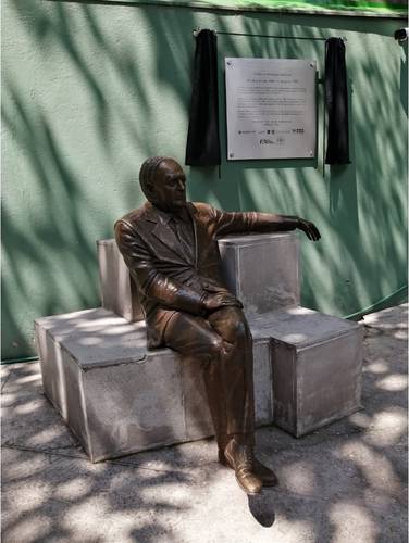 Gilberto Bosques fue cónsul de México en la Francia del régimen de Vichy, en los años 40; se encargó de tramitar visas mexicanas para grupos de españoles republicanos que huían del franquismo y, luego, para perseguidos políticos del nazismo.